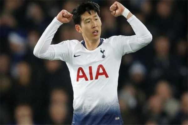 亚洲足坛十大球星，中田英寿上榜，孙兴慜被誉为一流边锋